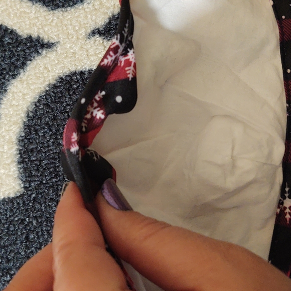 Bespoke Winter-Themed Adult Face Masks -Set of 2 - EUC - Picture 7 of 12